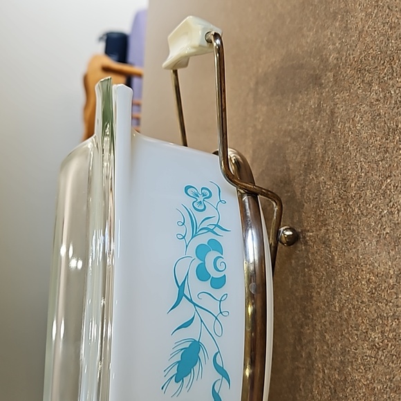 Vintage Pyrex 1.5 Qt "Meadow" Casserole!!! - Picture 16 of 17